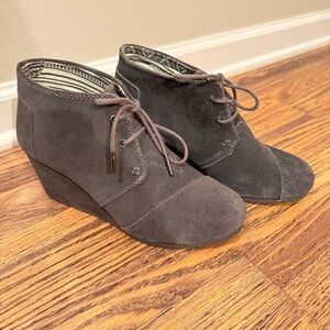 Toms Suede Boots